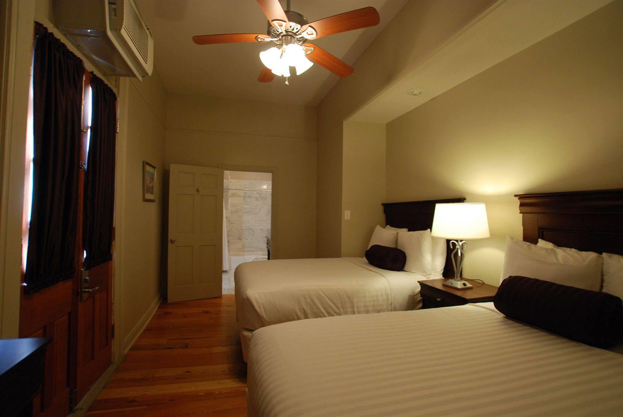 Inn On St. Ann, A French Quarter Guest Houses Property นิวออร์ลีนส์ ภายนอก รูปภาพ